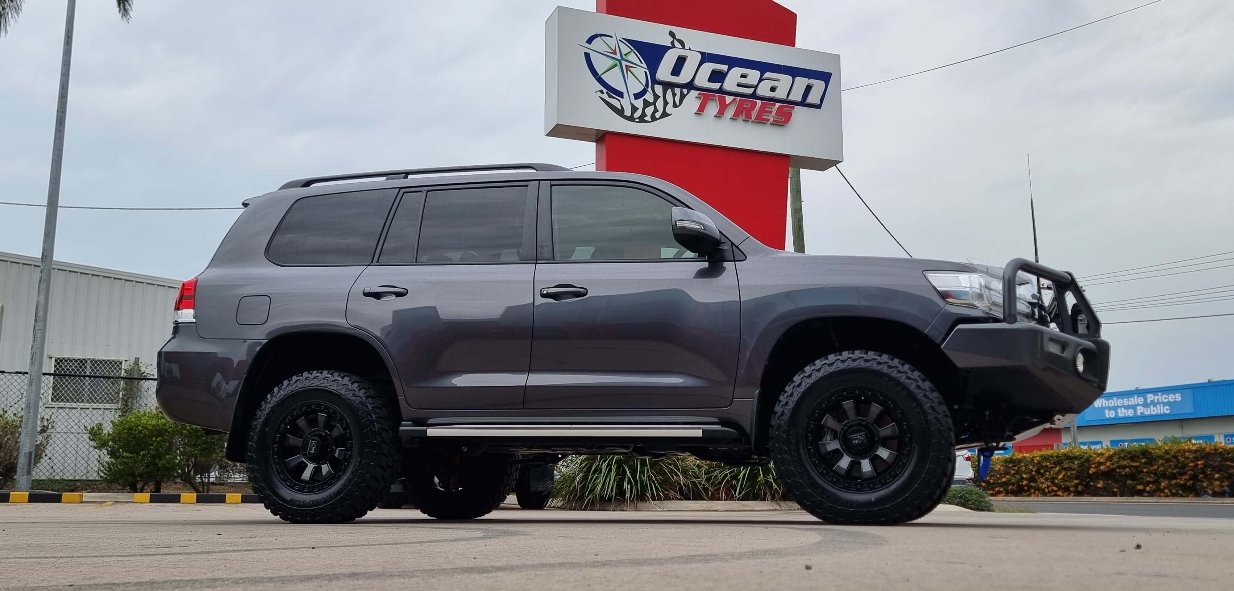 KING Wheels ARMOR - Gloss Black – Black Tint
